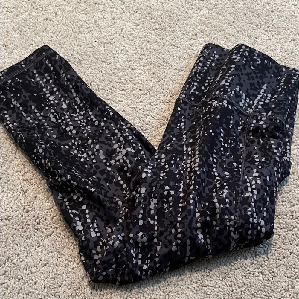 Athleta Black and Gray Patterned Leggings